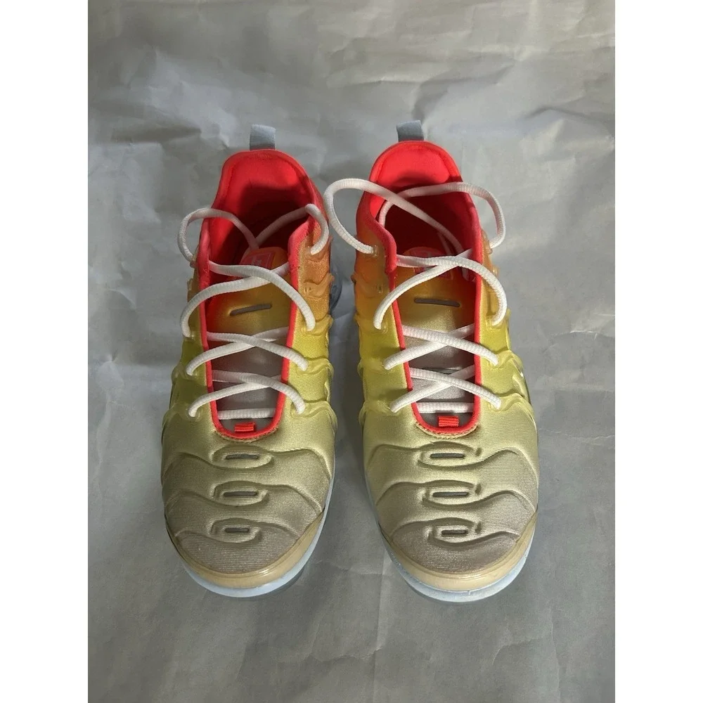 Nike Air‎ Vapormax Plus Sunrise Womens CW5593-400 Size 5 Yellow Orange EUC